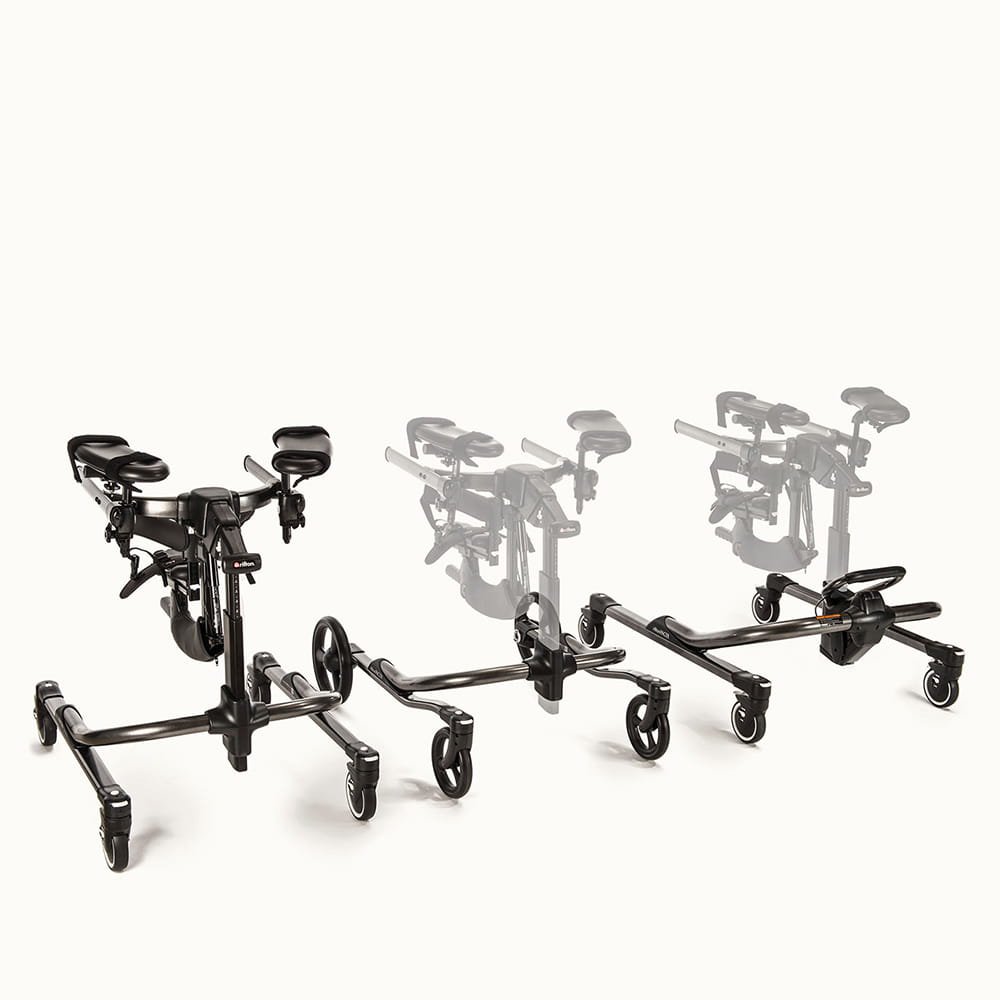 Ein Produktbild des Dynamic Pacer in schwarz, bei dem man 3 mal die gleiche Lauflernhilfe sieht.