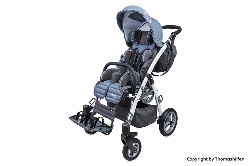 Grauer Reha-Buggy mit Verdeck, Positionierungsstützen und Fußstütze auf weißem Hintergrund